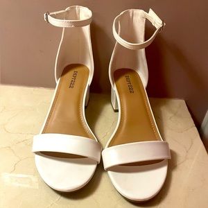 Dept 222 white high heels. Size: 10. Excellent condition!